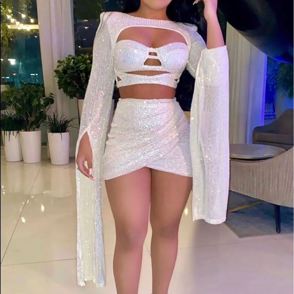 2 ps white skirt set